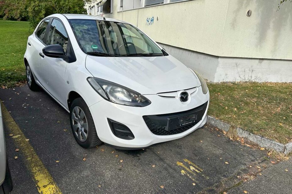 MAZDA 2 1.3i 16V Exclusive 2011 Benziner manuell Autoankauf