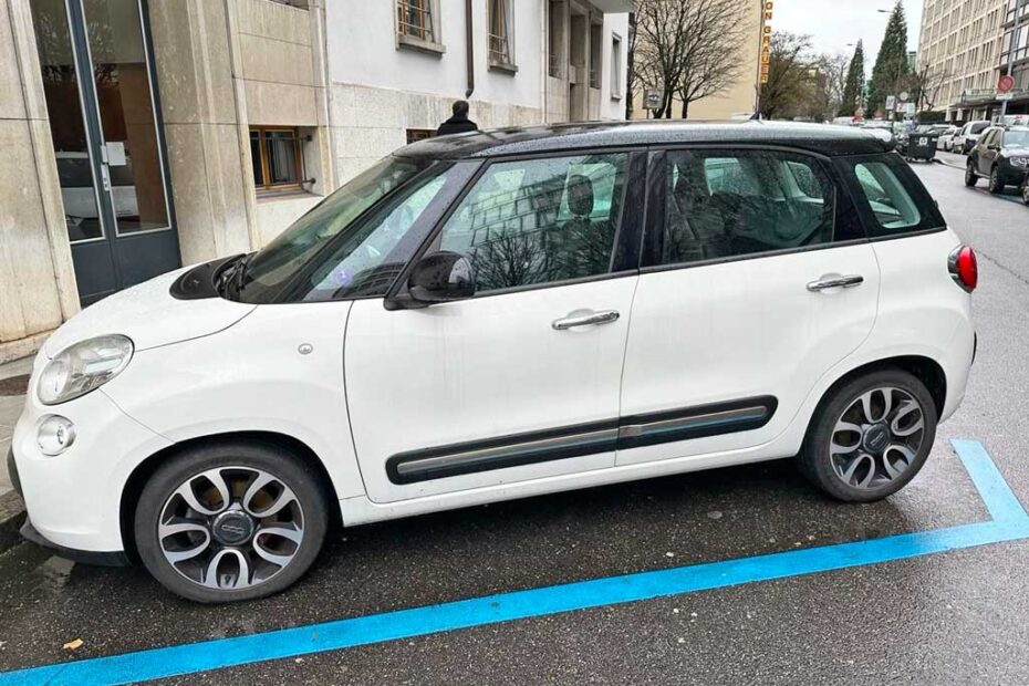 FIAT 500L 1.4 16V Lounge 2012 Kompaktvan Benziner manuell Autoankauf Autoexport