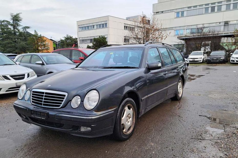 MERCEDES-BENZ E 320 CDI Avantgarde 7G-Tronic 2006 Diesel Kombi Automat Hinterradantrieb 224PS 236000km 2987ccm 1880kg 8.2L schwarz