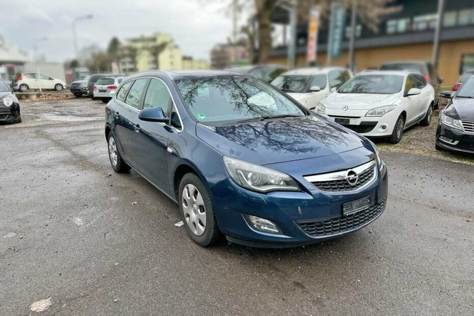 OPEL Astra SportsTourer 1.7 CDTi 2013 Diesel Kombi Autoankauf Export Autohandel