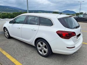 OPEL Astra SportsTourer Enjoy Automatic 2012 Kombi Automat Benziner 115PS 69000km 1598ccm 1500kg weiss