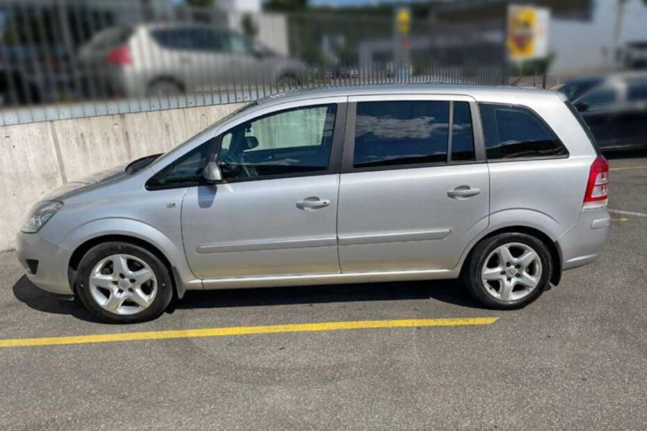 OPEL Zafira 1.8i 16V Benziner 2011 Kompaktvan Autoankauf Export Autohandel