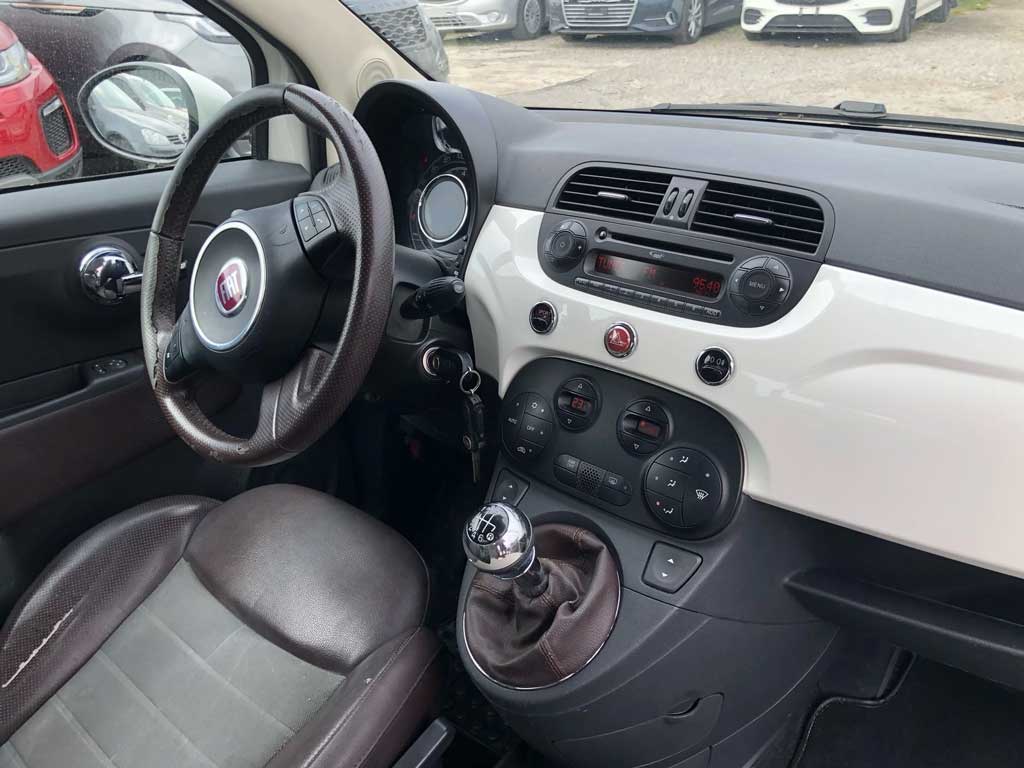 FIAT 500 1.4 16V Sport 2008 Kleinwagen Benziner manuell Interieur