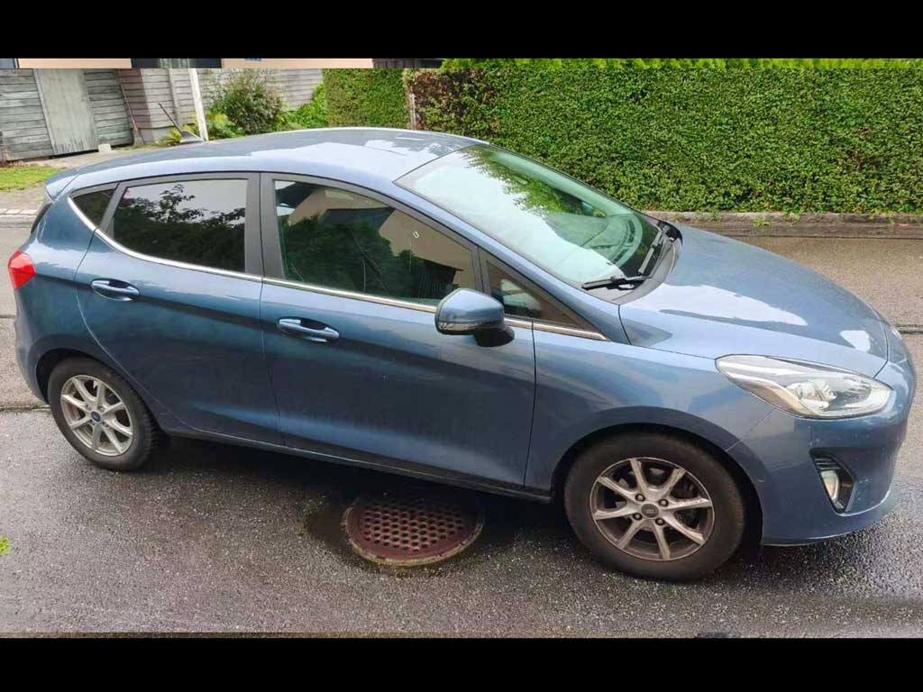 FORD Focus 1.0 SCTi Carving 2012 Kompaktklasse 3 Zylinder dunkelblau Autoankauf Autoexport