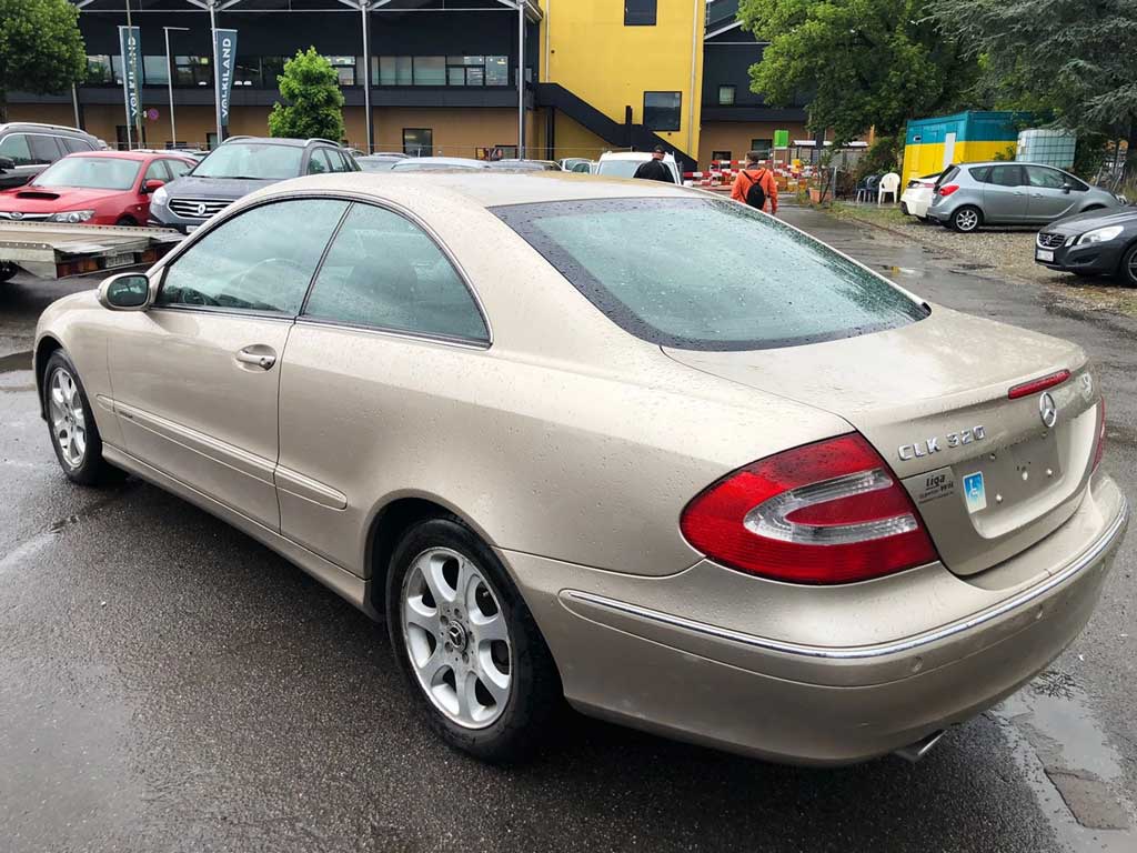 MERCEDES-BENZ CLK 320 Avantgarde Automatic 08.2002 Hinterradantrieb Benziner Coupe 234000km beige 1MC972 hinten Heck