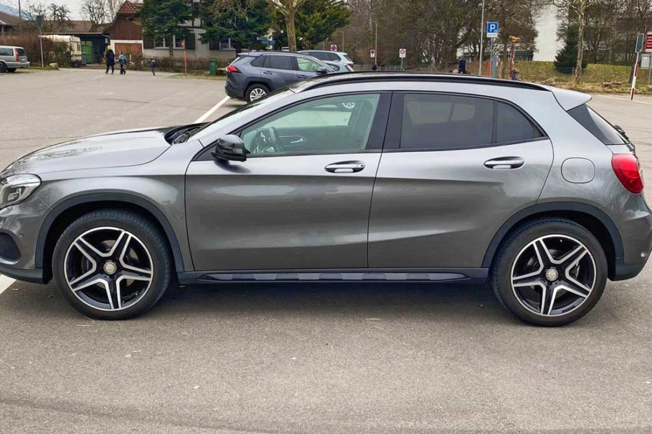 MERCEDES-BENZ GLA 220 CDI Urban 4Matic 7G-DCT 2015 Diesel Halbautomat Allrad 170PS Anthrazit