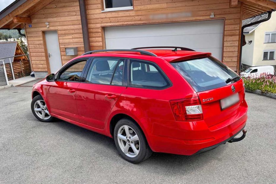 SKODA Octavia Combi 2.0 TDI Ambition 4x4 2014 Allrad Kombi Diesel manuell 166000km 150PS 1968ccm 1450kg rot