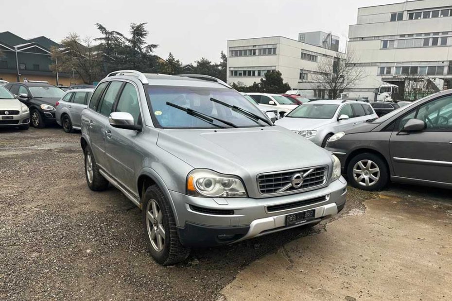 VOLVO XC90 D5 AWD Momentum Geartronic 2011 Diesel Automat Allrad SUV 200PS 147kW silbergrau
