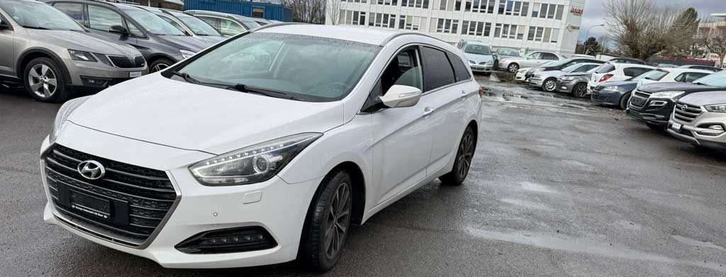 HYUNDAI i40 Wagon 1.7 CRDI 2016 Diesel FamilienKombi Mittelklasse-Limousine weiss Autoankauf Autoexport Panorama